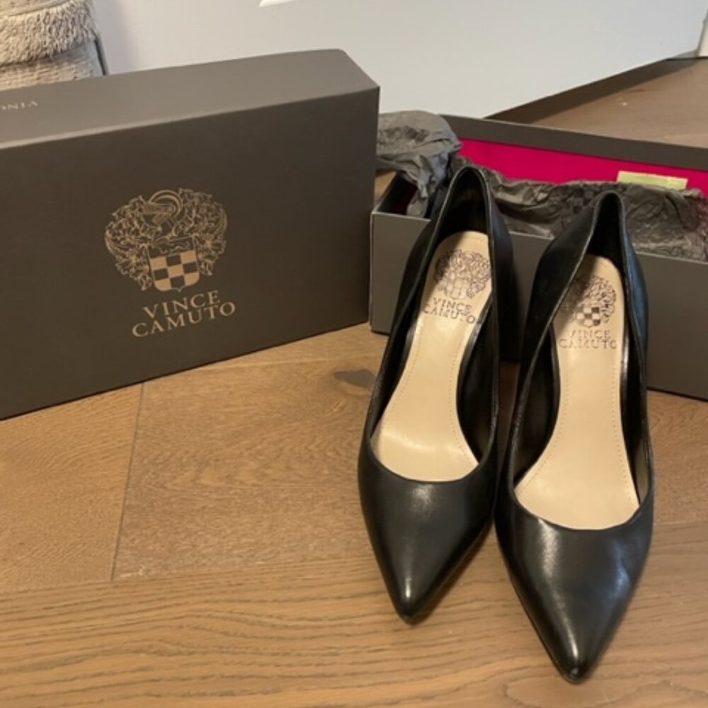 Vince Camuto Black Pumps